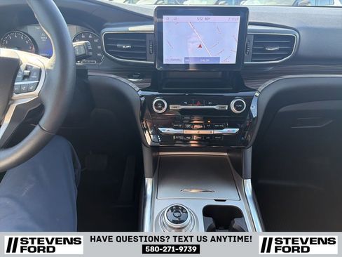 Used 2022 Ford Explorer Limited w/ Equipment Group 301A AWD/4WD image 24
