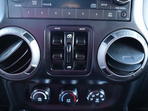 Used 2016 Jeep Wrangler Unlimited Sport image 12