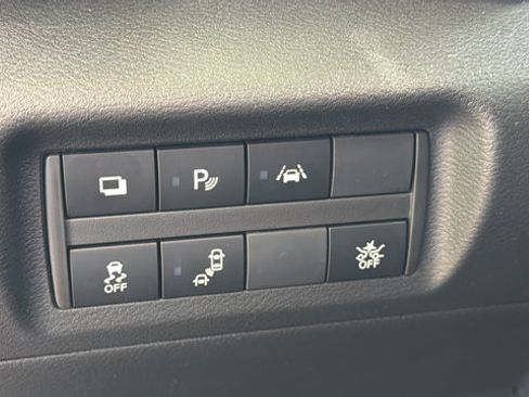 Certified 2025 Nissan Kicks Play S FWD image 18