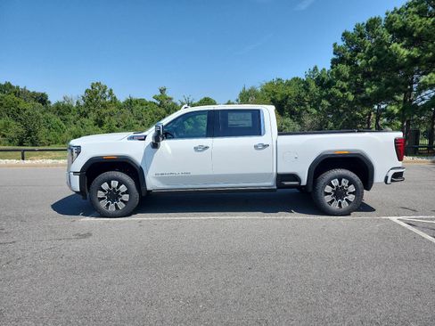 New 2026 GMC Sierra 2500 Denali w/ Denali Reserve Package image 2