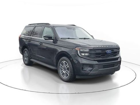 Certified 2025 Ford Expedition Active AWD/4WD image 2