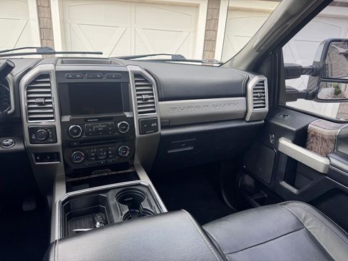 Used 2017 Ford F350 Lariat w/ Lariat Ultimate Package AWD/4WD image 15
