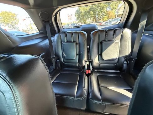 Used 2016 Ford Explorer Limited w/ Equipment Group 301A image 8