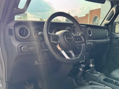Used 2021 Jeep Gladiator Overland AWD/4WD image 11