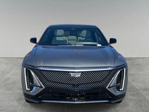 New 2025 Cadillac Lyriq Luxury image 8