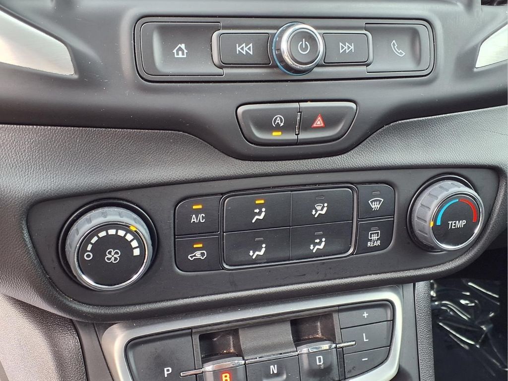 Used 2024 GMC Terrain SLE FWD image 12