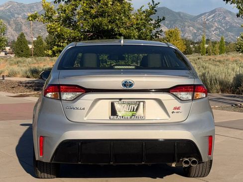 Used 2025 Toyota Corolla SE w/ Convenience Package FWD image 7