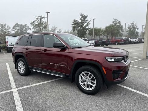 Used 2025 Jeep Grand Cherokee Laredo X image 1