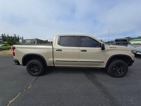 Used 2023 Chevrolet Silverado 1500 ZR2 w/ Technology Package image 3