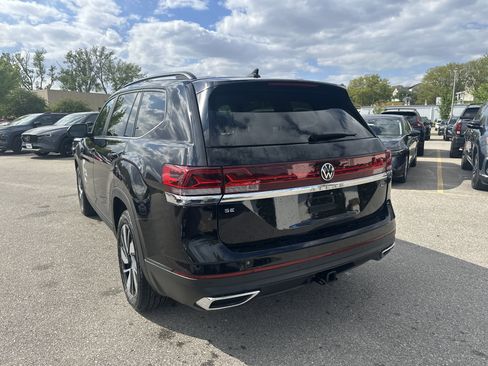 Used 2024 Volkswagen Atlas SE AWD/4WD image 5