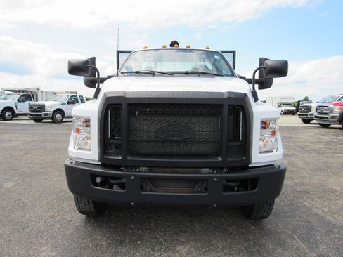 Used 2022 Ford F750 2WD Regular Cab Super Duty image 8