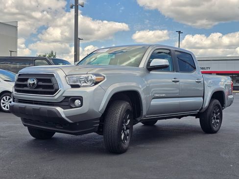 Certified 2023 Toyota Tacoma SR5 AWD/4WD image 4