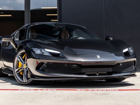 Used 2025 Ferrari 296 GTS RWD image 5