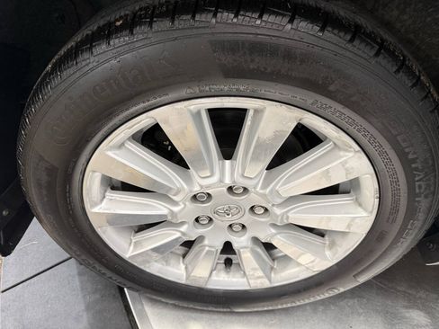 Used 2017 Toyota Sienna LE AWD/4WD image 31
