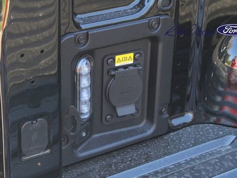 New 2025 Ford Maverick XLT w/ XLT Luxury Package image 7