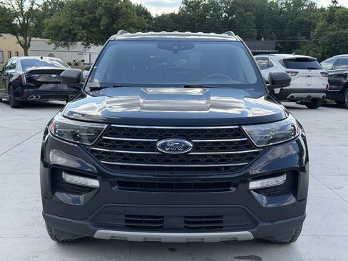 Used 2021 Ford Explorer XLT w/ Equipment Group 202A AWD/4WD image 3