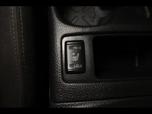 Used 2016 Nissan Rogue SV w/ SV Premium Package image 25