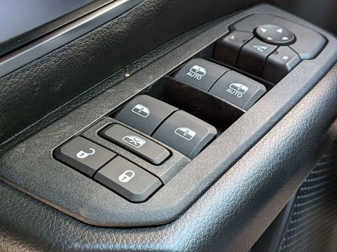 New 2026 RAM 1500 4x4 Crew Cab image 27