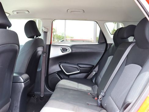 Used 2020 Kia Soul LX FWD image 30