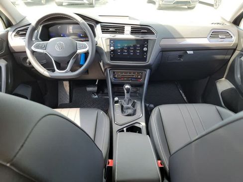 Used 2023 Volkswagen Tiguan SE FWD image 28