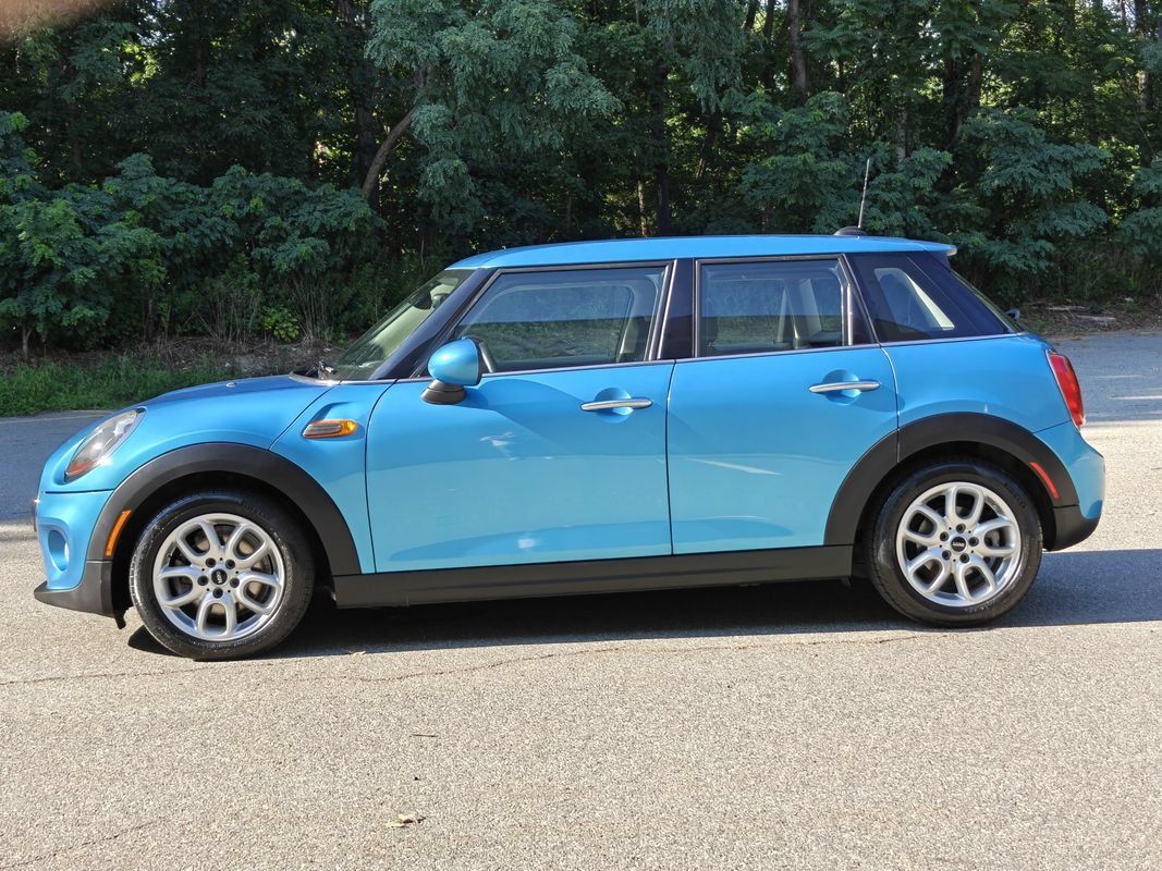 Used 2018 MINI Cooper 4-Door Hardtop FWD image 6