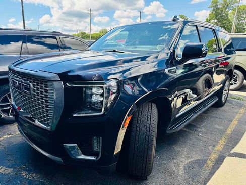 Used 2021 GMC Yukon XL Denali w/ Advanced Technology Package AWD/4WD image 9