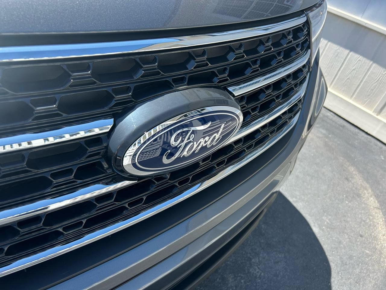 Used 2024 Ford Explorer XLT RWD image 34