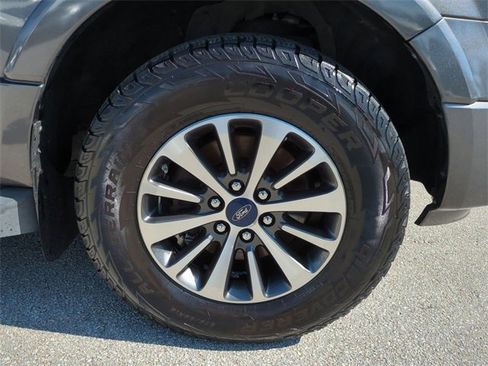 Used 2016 Ford Expedition XLT w/ Equipment Group 202A image 11