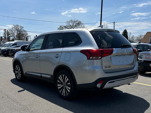 Used 2020 Mitsubishi Outlander AWD image 5