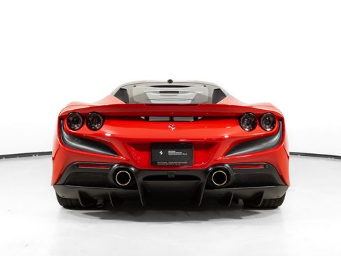 Used 2022 Ferrari F8 Tributo RWD image 6