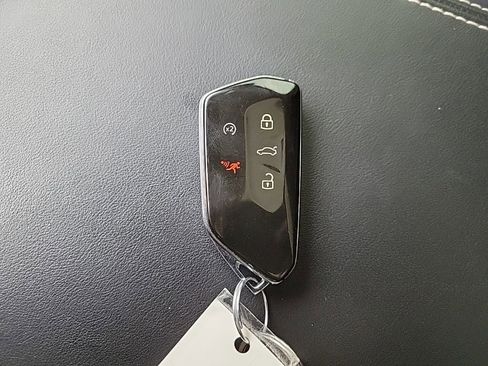 Used 2024 Volkswagen Atlas SEL Premium R-Line image 27