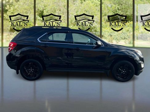 Used 2017 Chevrolet Equinox LT image 4
