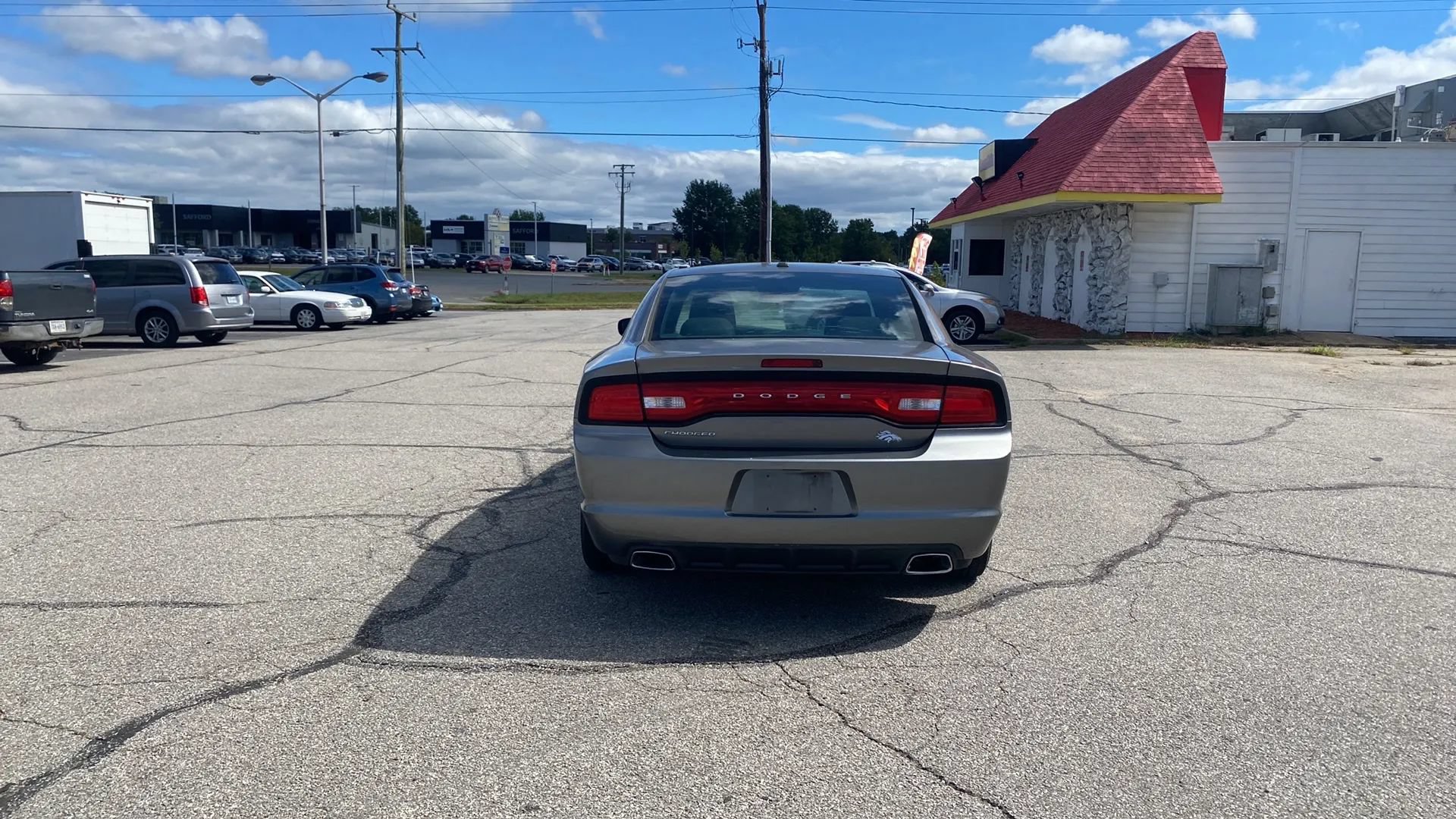 Used 2012 Dodge Charger SE RWD image 3