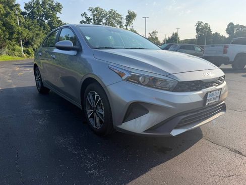 Used 2023 Kia Forte LXS FWD image 4