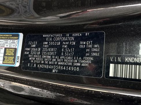 Certified 2024 Kia Carnival LX image 32