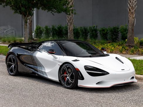 Used 2024 McLaren 750S Spider RWD image 1