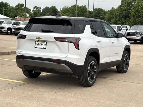 New 2026 Chevrolet Equinox LT w/ Convenience Package II FWD image 3