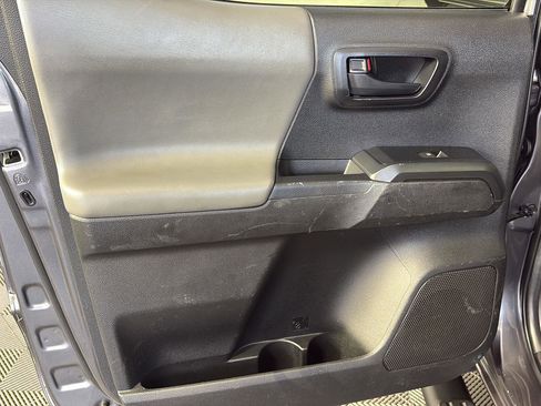 Used 2022 Toyota Tacoma SR AWD/4WD image 23