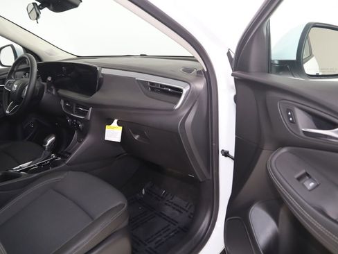Used 2024 Buick Encore GX Preferred FWD image 36