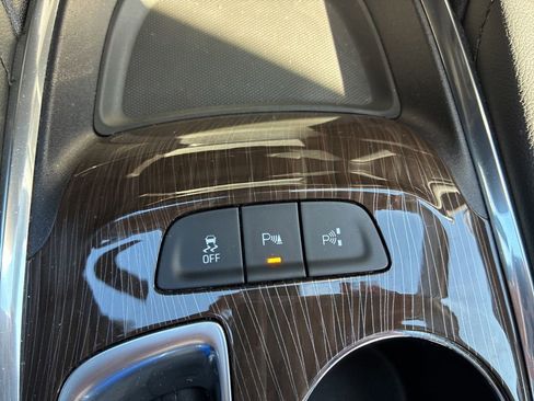 Used 2016 Chevrolet Malibu Premier w/ Driver Confidence Package II image 29