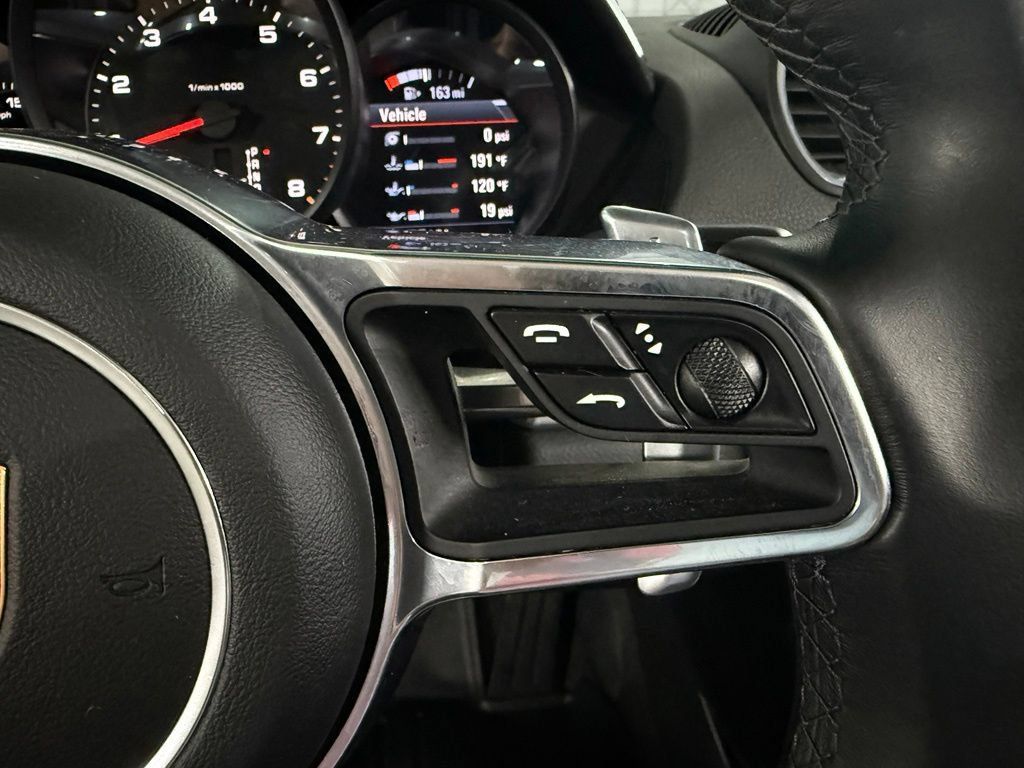 Used 2018 Porsche 718 Boxster RWD image 27