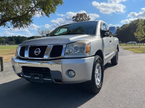 Used 2005 Nissan Titan SE image 4