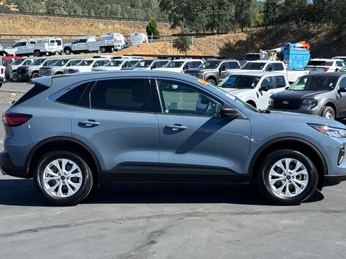 Certified 2024 Ford Escape Active AWD/4WD image 3