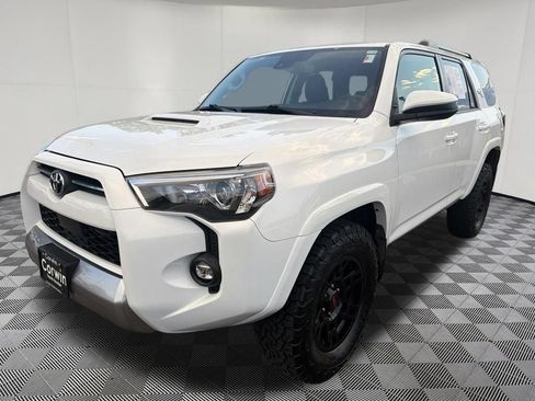 Used 2023 Toyota 4Runner TRD Off-Road AWD/4WD image 3