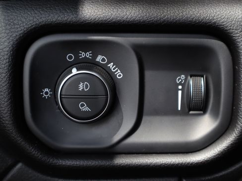 Used 2024 RAM 2500 Big Horn w/ Night Edition AWD/4WD image 21