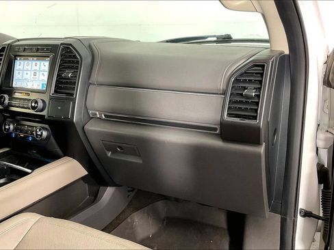 Used 2018 Ford Expedition Limited w/ Equipment Group 301A AWD/4WD image 19