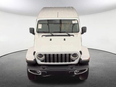 Used 2026 Jeep Wrangler Unlimited Sahara AWD/4WD image 2