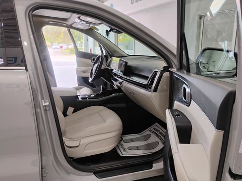 Used 2025 Kia Sorento S w/ Panoramic Sunroof Package FWD image 46