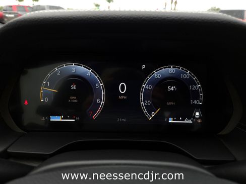 New 2025 Jeep Grand Cherokee Limited image 33