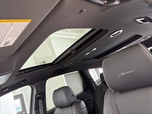 Used 2024 Buick Enclave Avenir w/ Avenir Technology Package image 22